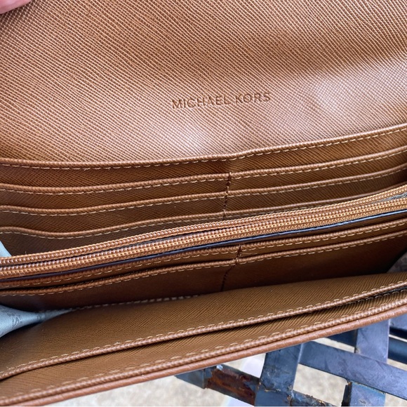 Michael Kors Tan/Caramel Leather Shoulder Bag and Wallet **WILL NOT SEPARATE** - Picture 12 of 15